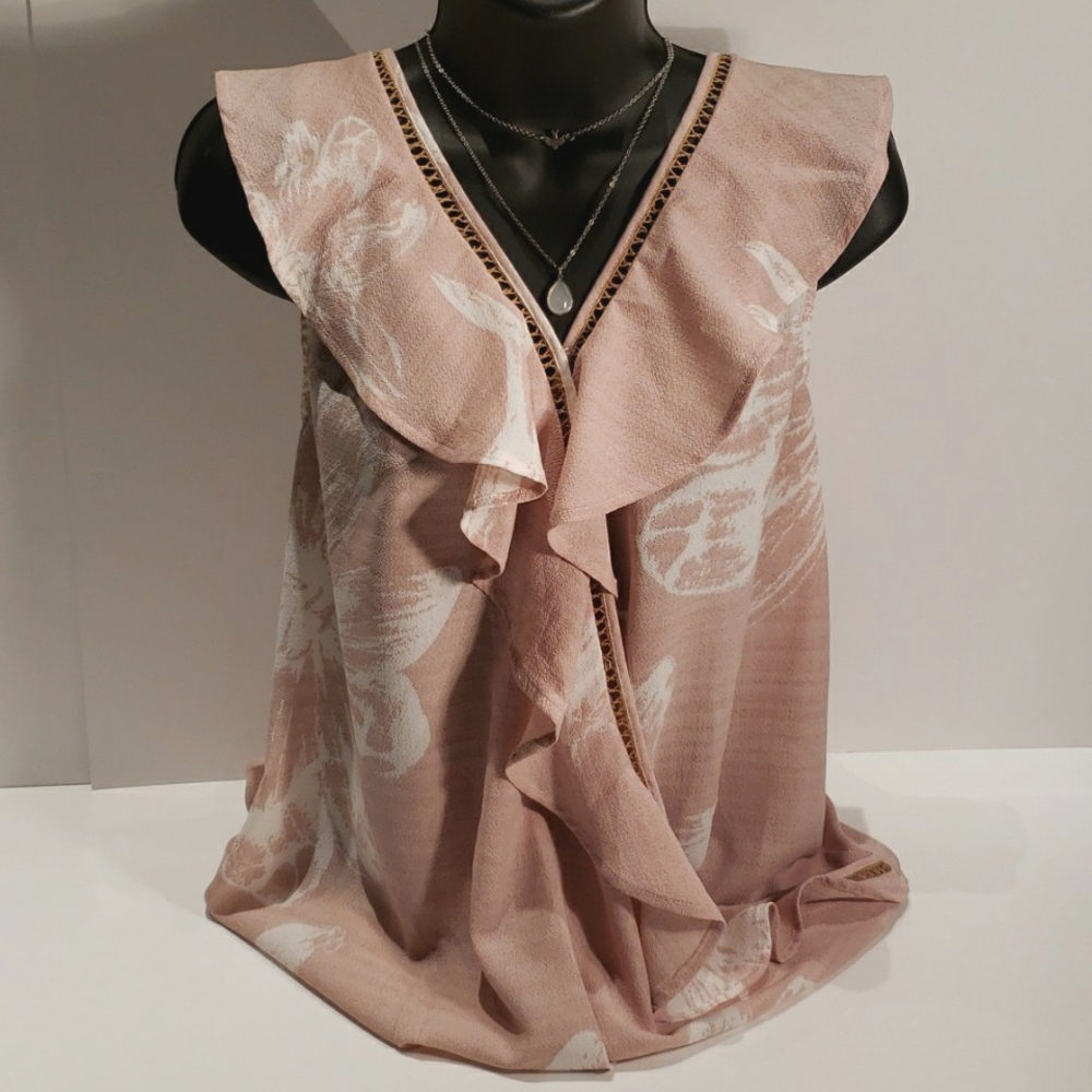 Entro sleeveless top size medium